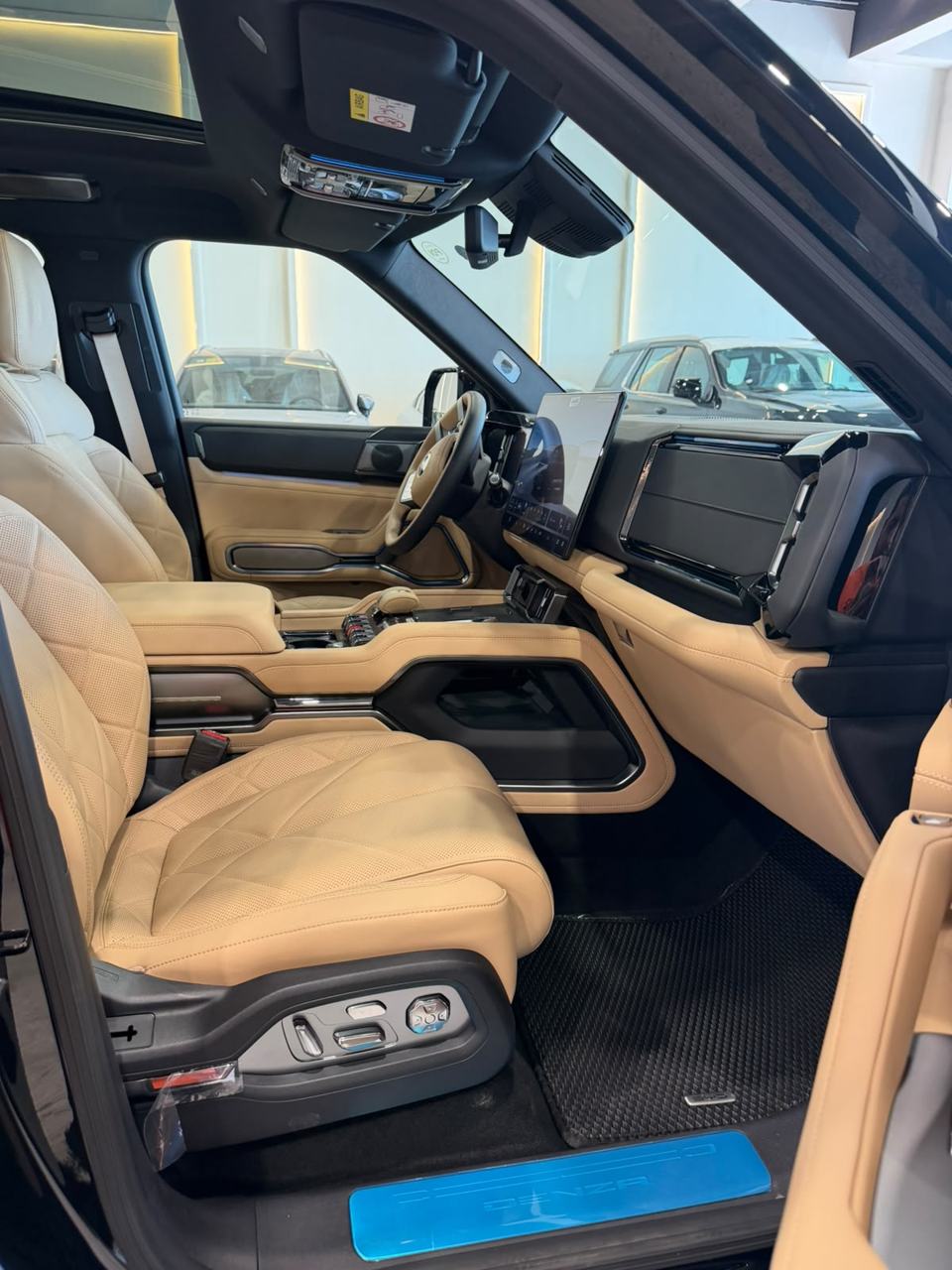 Denza B8 - Standard – bench seats