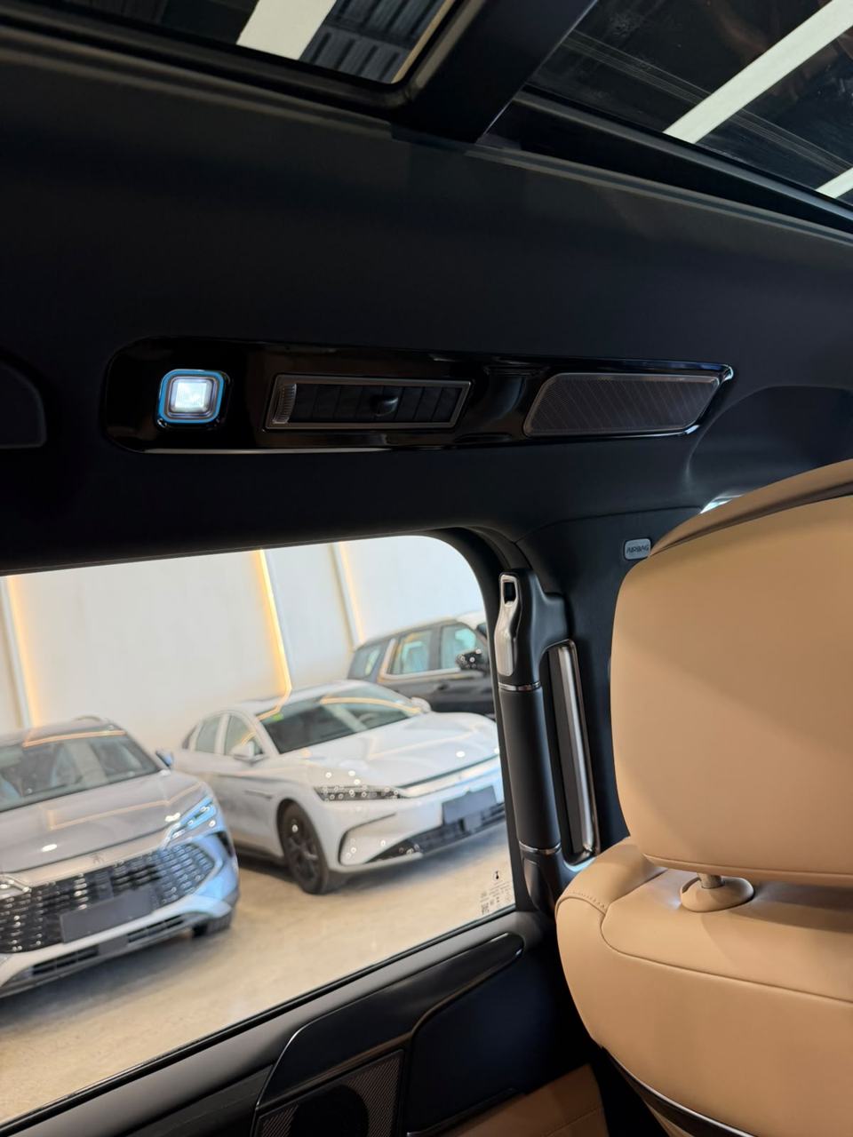 Denza B8 - Standard – bench seats